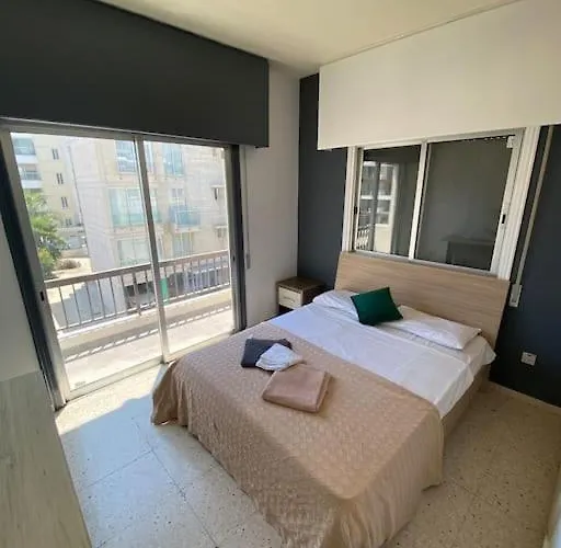 Apartman Paradise Homes 12 *